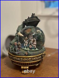 20,000 Leagues Under The Sea Disney Snow Globe. Fully Working