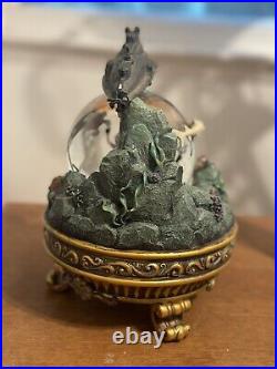 20,000 Leagues Under The Sea Disney Snow Globe. Fully Working