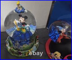 2x DISNEY MICKEY MOUSE CLUB SNOW GLOBES