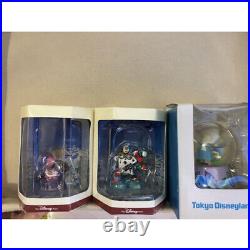 Alice in Wonderland Disney Store / Tiny Kingdom Snow Globe