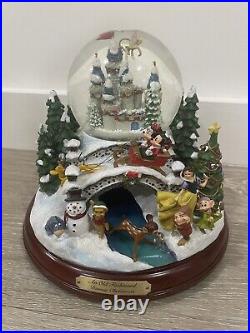 An Old Fashioned Disney Christmas Snow Globe Music Lights Bradford Exchange