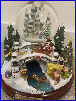 An Old Fashioned Disney Christmas Snow Globe Music Lights Bradford Exchange