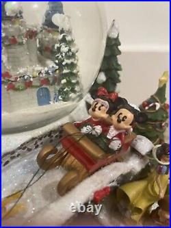 An Old Fashioned Disney Christmas Snow Globe Music Lights Bradford Exchange An Old Fashioned Disney Christmas Snow Globe Music Lights Bradford Exchange