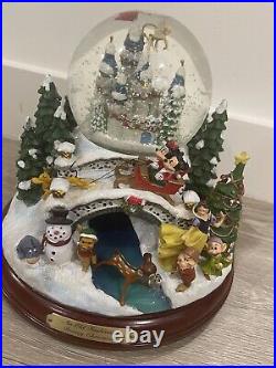 An Old Fashioned Disney Christmas Snow Globe Music Lights Bradford Exchange