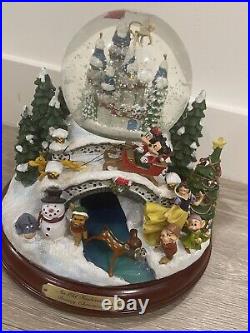 An Old Fashioned Disney Christmas Snow Globe Music Lights Bradford Exchange An Old Fashioned Disney Christmas Snow Globe Music Lights Bradford Exchange