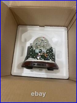 An Old Fashioned Disney Christmas Snow Globe Music Lights Bradford Exchange