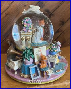 Aristocats Musical Snow Globe Piano Everybody Wants To Be A Cat Song Aristocats Musical Snow Globe Piano Everybody Wants To Be A Cat Song