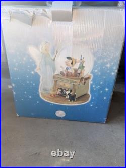 Auth Disney Store Excl Orig (Pinocchio & The Blue Fairy) Snow Globe NWT. LTD ED