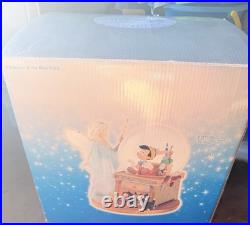 Auth Disney Store Excl Orig (Pinocchio & The Blue Fairy) Snow Globe NWT. LTD ED