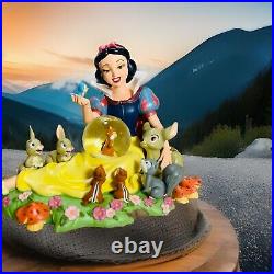 Authentic Disney Parks Snow White & Friends Musical Snow Globe RETIRED VINTAGE Authentic Disney Parks Snow White & Friends Musical Snow Globe RETIRED VINTAGE