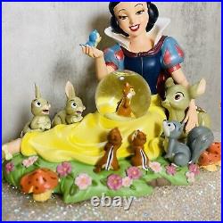 Authentic Disney Parks Snow White & Friends Musical Snow Globe RETIRED VINTAGE Authentic Disney Parks Snow White & Friends Musical Snow Globe RETIRED VINTAGE