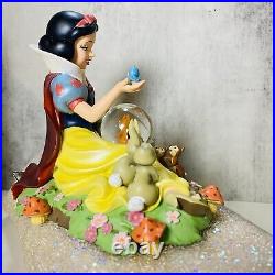 Authentic Disney Parks Snow White & Friends Musical Snow Globe RETIRED VINTAGE Authentic Disney Parks Snow White & Friends Musical Snow Globe RETIRED VINTAGE