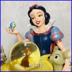 Authentic Disney Parks Snow White & Friends Musical Snow Globe RETIRED VINTAGE Authentic Disney Parks Snow White & Friends Musical Snow Globe RETIRED VINTAGE