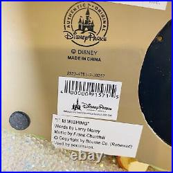 Authentic Disney Parks Snow White & Friends Musical Snow Globe RETIRED VINTAGE Authentic Disney Parks Snow White & Friends Musical Snow Globe RETIRED VINTAGE
