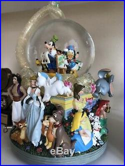 COLLECTABLE RARE DISNEY Princess Rotating Musical Multi Princess Snow Globe