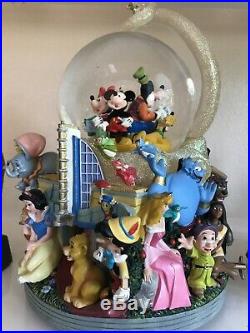 COLLECTABLE RARE DISNEY Princess Rotating Musical Multi Princess Snow Globe