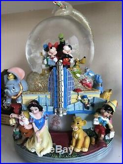 COLLECTABLE RARE DISNEY Princess Rotating Musical Multi Princess Snow Globe