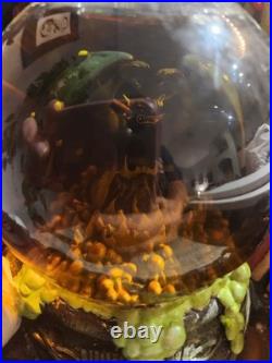 DEFECTIVE Disney The Art Of Disney Villians Lighted Snow Globe And Music G3D