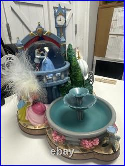 DISNEY CINDERELLA Musical Snow Globe with REAL water Fountain