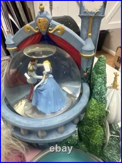 DISNEY CINDERELLA Musical Snow Globe with REAL water Fountain