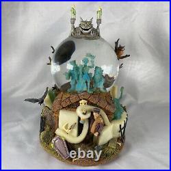 DISNEY HAUNTED MANSION Grim Grinning Ghost Music Box Snow Globe lights up with Box