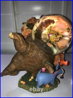 DISNEY SNOWGLOBE WINNIE THE POOH Blustery Day Fallen Treehouse NICE