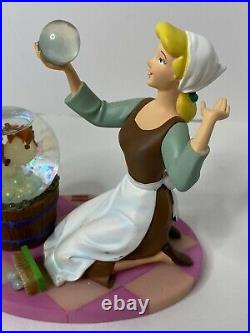 DISNEY STORE CINDERELLA Snow Globe Jaq and Gus Cleaning Floor Bubbles Soap RARE