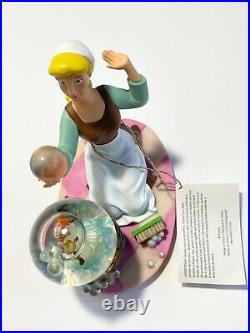 DISNEY STORE CINDERELLA Snow Globe Jaq and Gus Cleaning Floor Bubbles Soap RARE