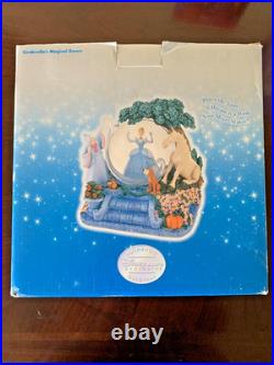 DISNEY STORE EXCLUSIVE CINDERELLA MUSICAL SNOW GLOBE With ORIGINAL BOX & PADDING