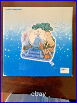 DISNEY STORE EXCLUSIVE CINDERELLA MUSICAL SNOW GLOBE With ORIGINAL BOX & PADDING