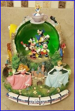 DISNEY'S MAGIC KINGDOM SNOWGLOBE with MONORAIL