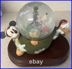DisneyChristmas Mickey, Donald, GoofyMusical Snow Globe #95338