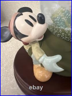 DisneyChristmas Mickey, Donald, GoofyMusical Snow Globe #95338