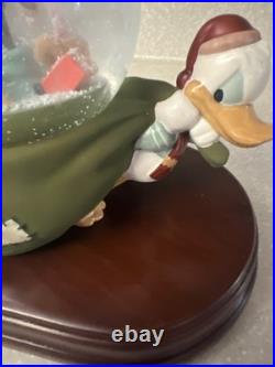 DisneyChristmas Mickey, Donald, GoofyMusical Snow Globe #95338