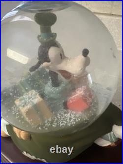 DisneyChristmas Mickey, Donald, GoofyMusical Snow Globe #95338