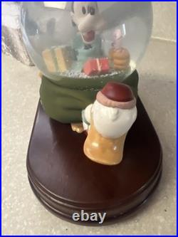 DisneyChristmas Mickey, Donald, GoofyMusical Snow Globe #95338