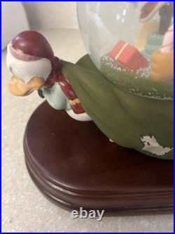 DisneyChristmas Mickey, Donald, GoofyMusical Snow Globe #95338