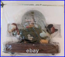 DisneyChristmas Mickey, Donald, GoofyMusical Snow Globe New in Box Very Rare