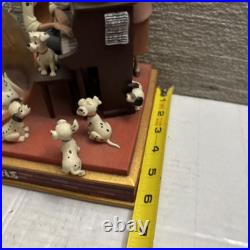 Disney 101 Dalmatians Family Time Musical Lights Snow Globe CRUELLA DE VIL READ Disney 101 Dalmatians Family Time Musical Lights Snow Globe CRUELLA DE VIL READ