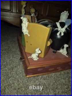 Disney 101 Dalmatians Family Time Musical Lights Snow Globe Tested Works Great