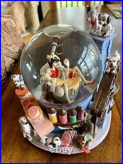 Disney 101 Dalmatians Snowglobe with Music Cruella de Vil