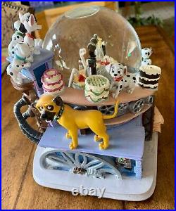 Disney 101 Dalmatians Snowglobe with Music Cruella de Vil