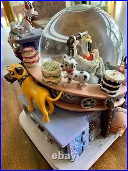 Disney 101 Dalmatians Snowglobe with Music Cruella de Vil