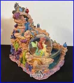 Disney 21364 The Little Mermaid Water Fountain Snow Globe Ariel Sebastian Works