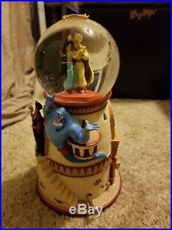 Disney Aladdin And Jasmine Musical Light Up Pedestal Snowglobe