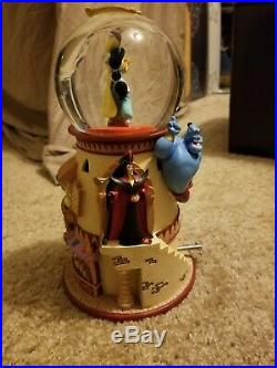 Disney Aladdin And Jasmine Musical Light Up Pedestal Snowglobe