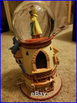 Disney Aladdin And Jasmine Musical Light Up Pedestal Snowglobe