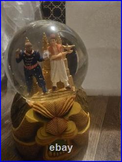 Disney Aladdin Musical Snowglobe Plays Friend Like Me with Box