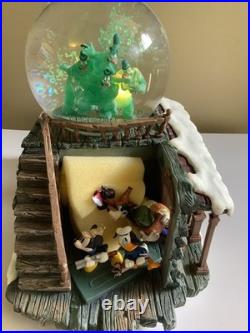 Disney Auctions Haunted Mansion Snow Globe limited edition 350