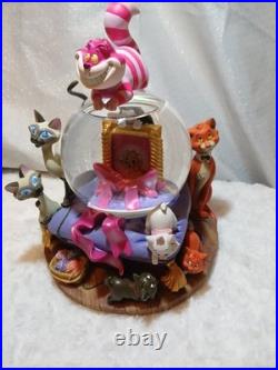 Disney Cats Cheshire Cat Snow Globe Plays Can You Feel the Love Tonight